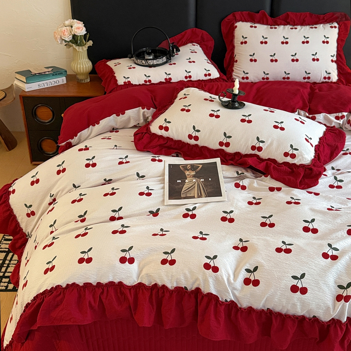 91家纺网 家纺一手货源 找家纺 金梦拉家纺 2026新款云感皱皱纱泡泡纱韩式床盖大花边四件套 小樱桃