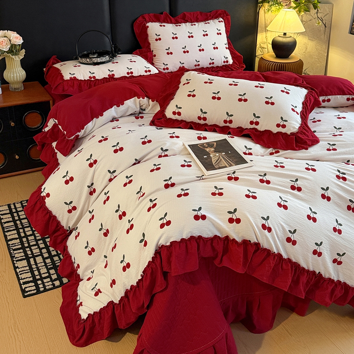 金梦拉家纺 2026新款云感皱皱纱泡泡纱韩式床盖大花边四件套 小樱桃