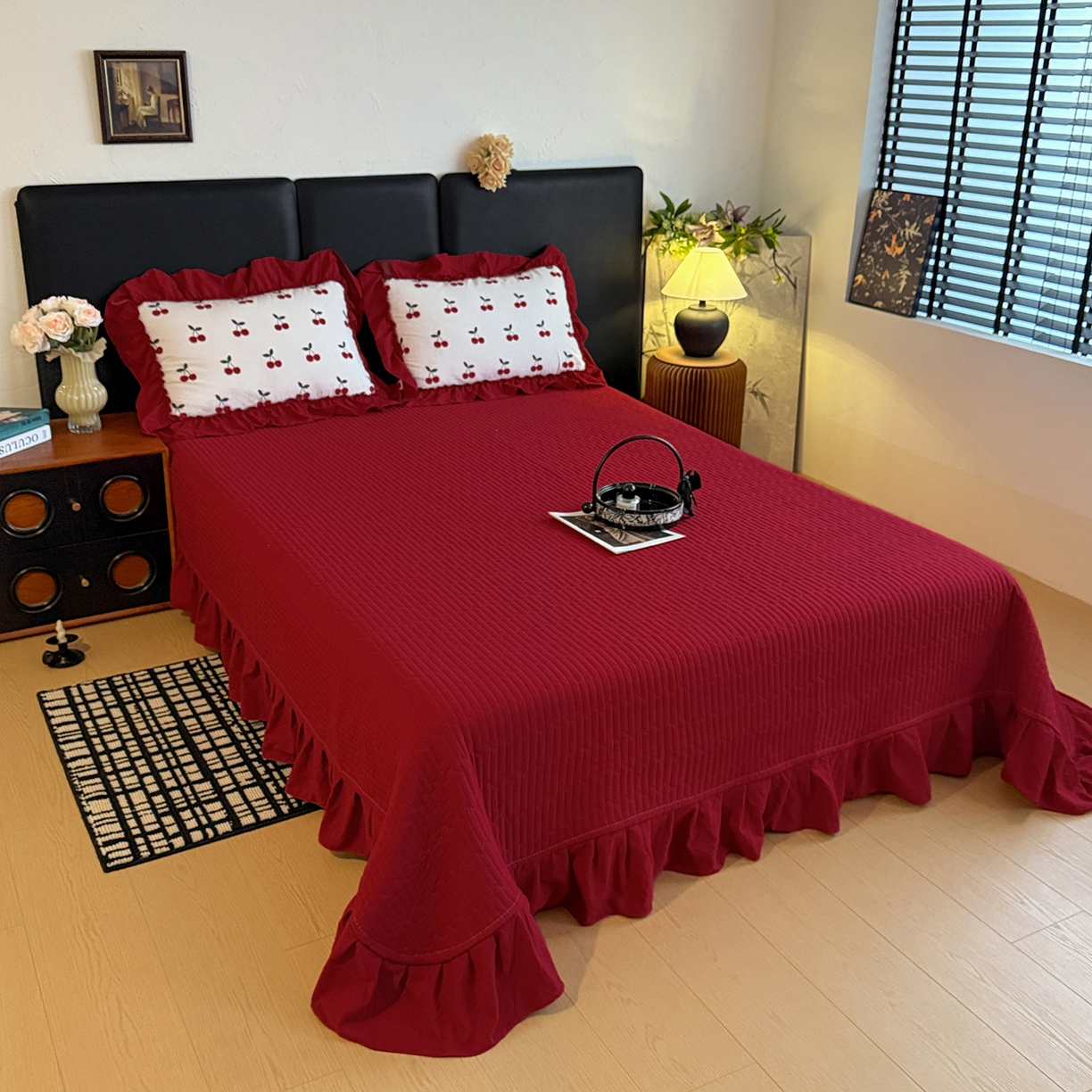 91家纺网 家纺一手货源 找家纺 金梦拉家纺 2026新款云感皱皱纱泡泡纱韩式床盖大花边四件套 小樱桃