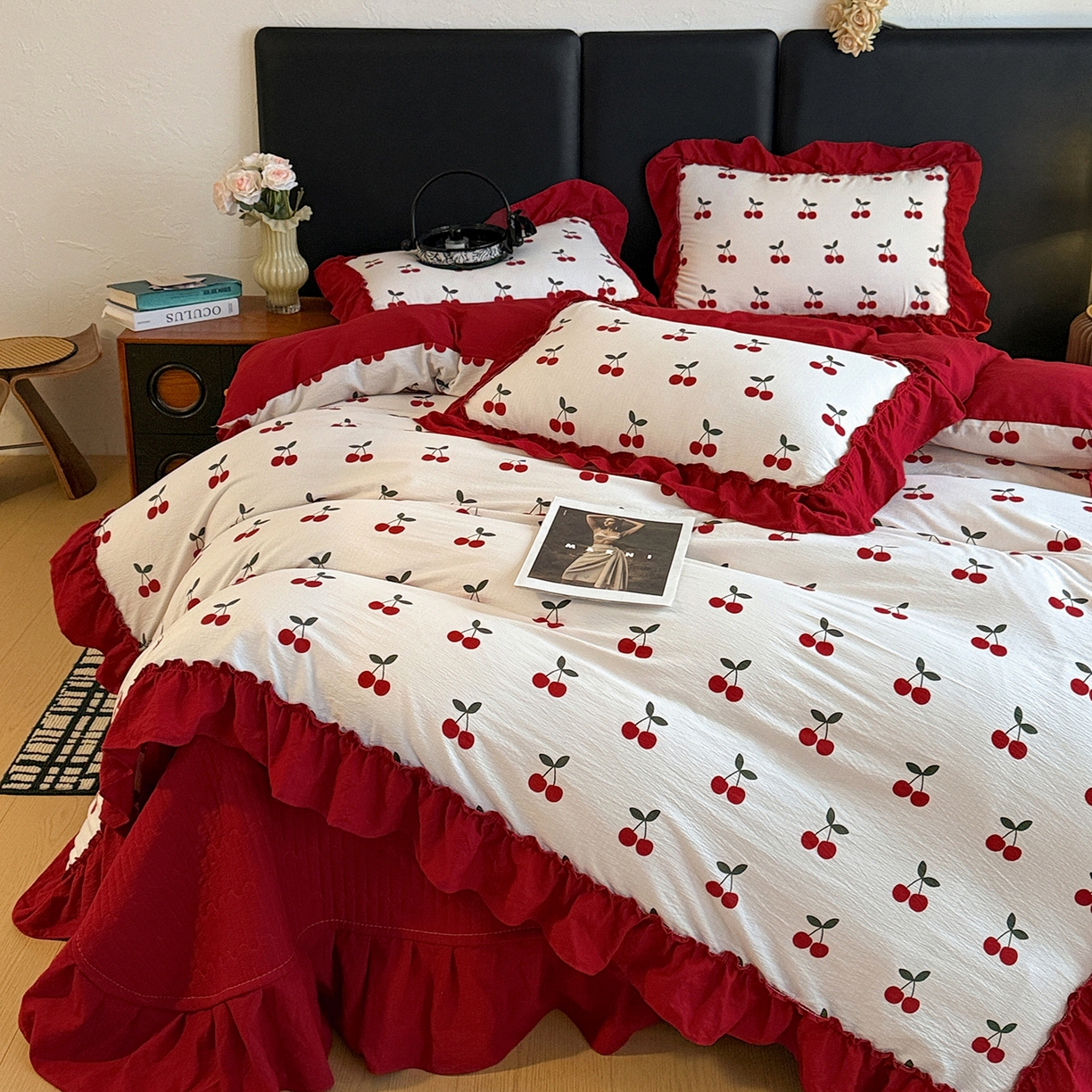 91家纺网 家纺一手货源 找家纺 金梦拉家纺 2026新款云感皱皱纱泡泡纱韩式床盖大花边四件套 小樱桃