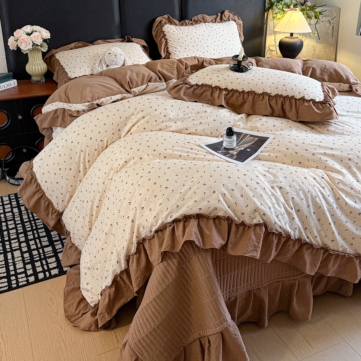 金梦拉家纺 2026新款云感皱皱纱泡泡纱韩式床盖大花边四件套 咖调