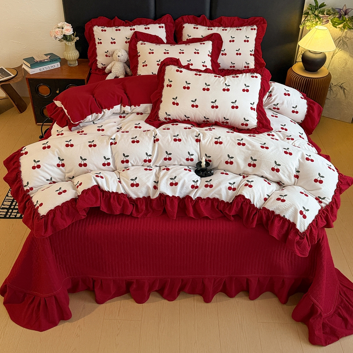 91家纺网 家纺一手货源 找家纺 金梦拉家纺 2026新款云感皱皱纱泡泡纱韩式床盖大花边四件套 小樱桃