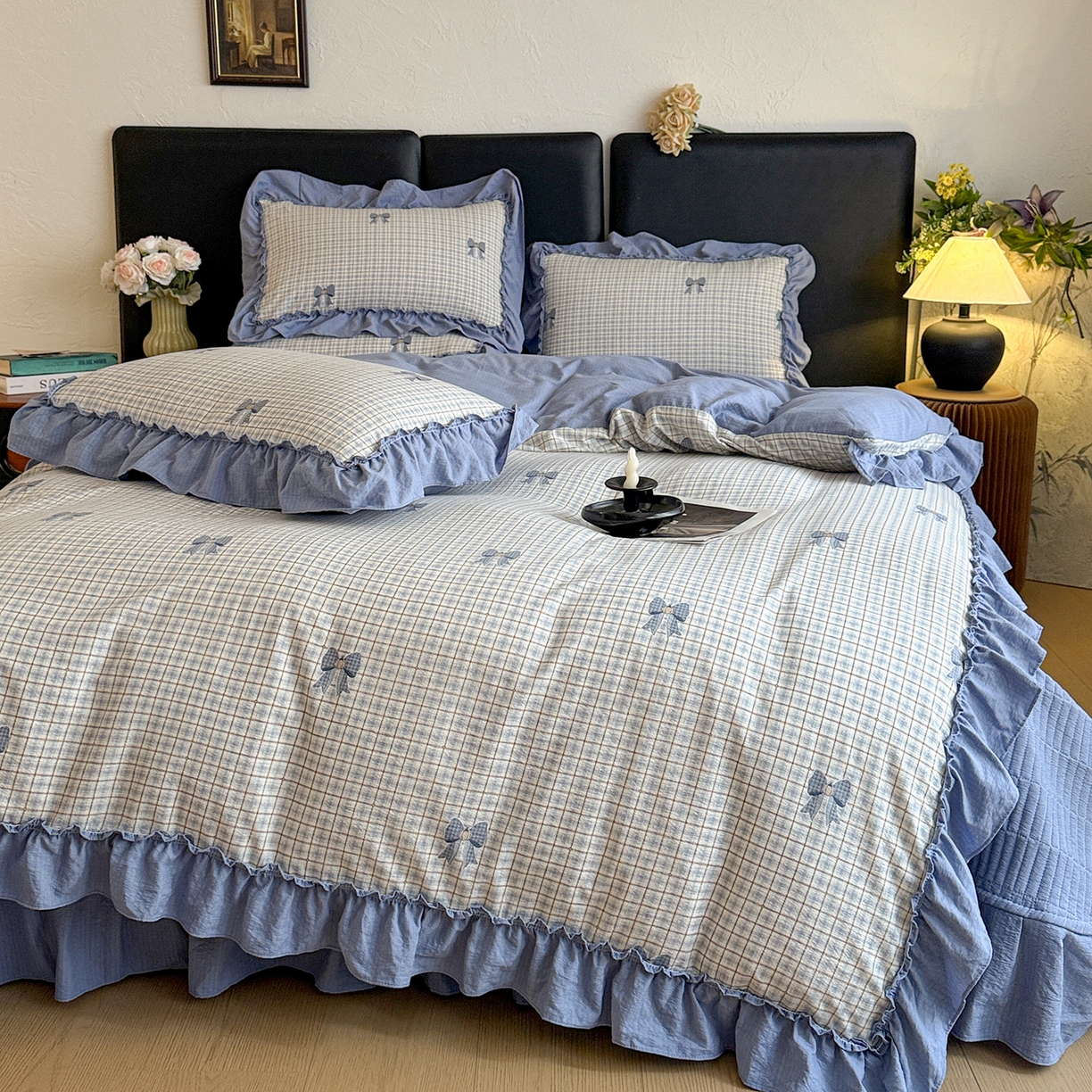 91家纺网 家纺一手货源 找家纺 金梦拉家纺 2026新款云感皱皱纱泡泡纱韩式床盖大花边四件套 蓝色蝴蝶结