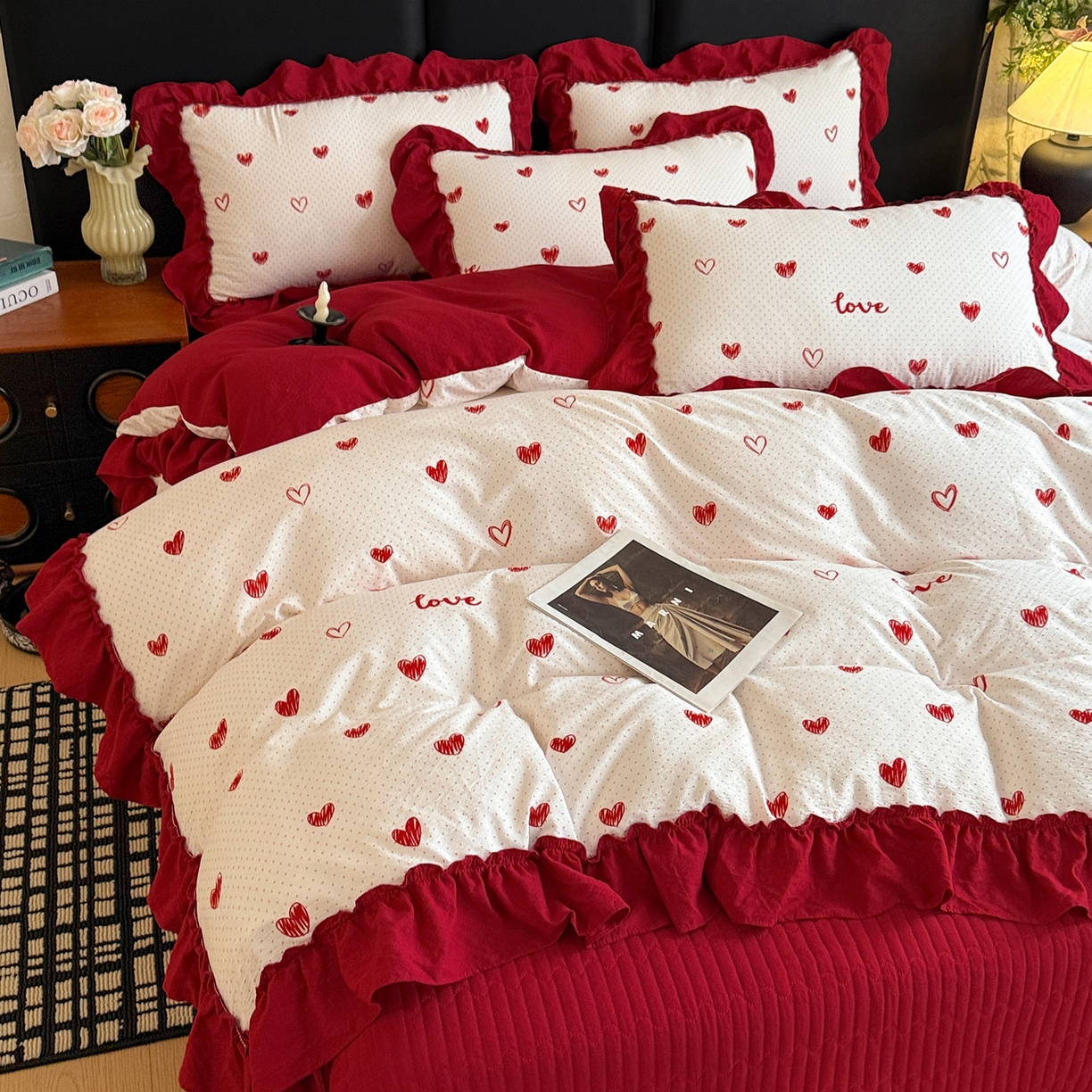 91家纺网 家纺一手货源 找家纺 金梦拉家纺 2026新款云感皱皱纱泡泡纱韩式床盖大花边四件套 爱心点点