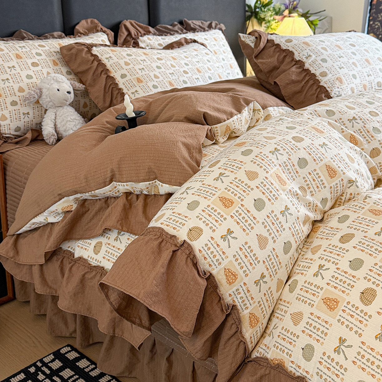 91家纺网 家纺一手货源 找家纺 金梦拉家纺 2026新款云感皱皱纱泡泡纱韩式床盖大花边四件套 南瓜多多