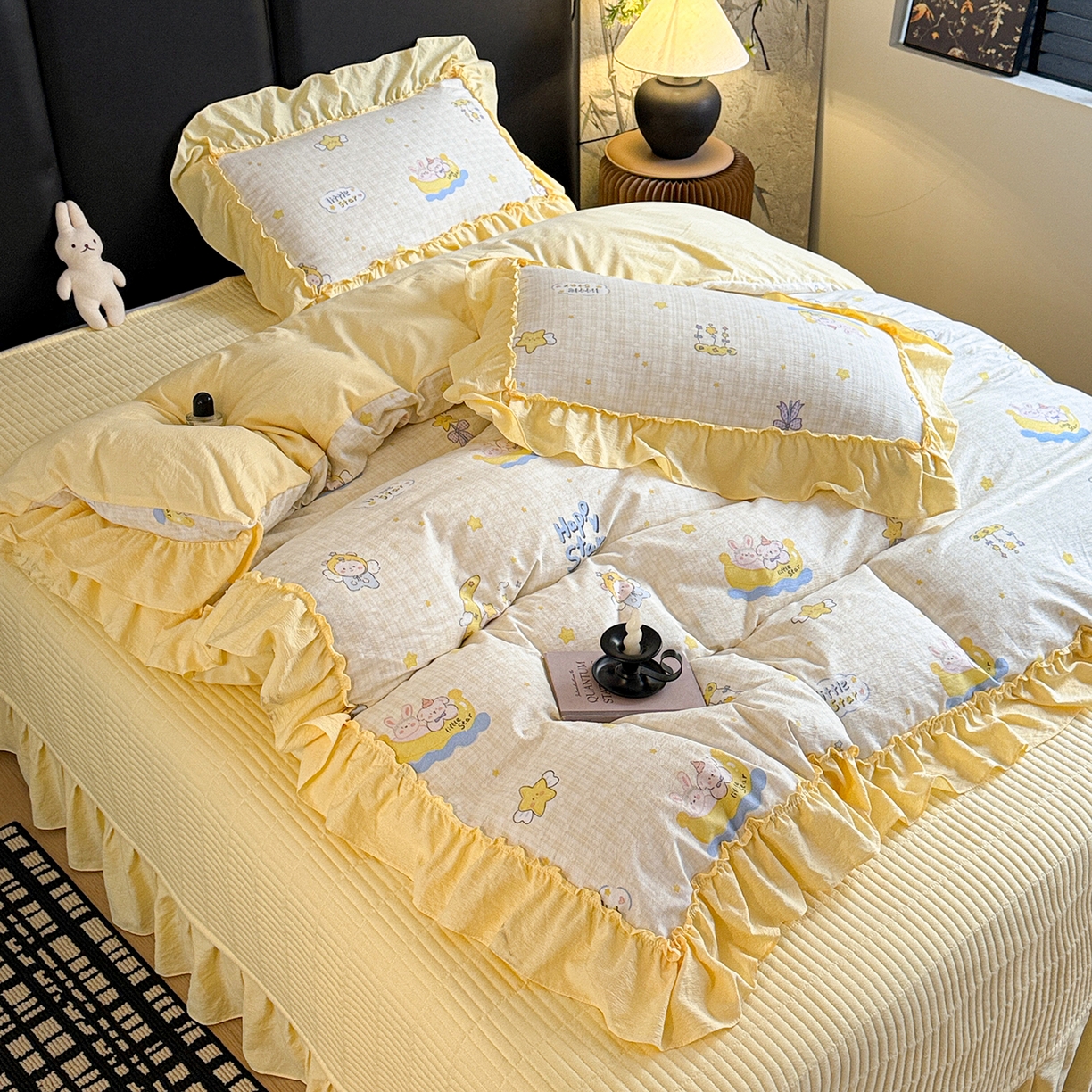 91家纺网 家纺一手货源 找家纺 金梦拉家纺 2026新款云感皱皱纱泡泡纱韩式床盖大花边四件套 可爱萌物