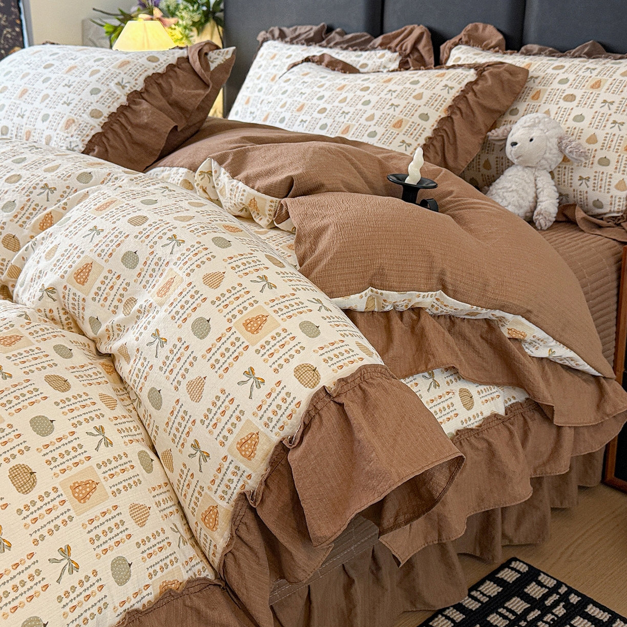 91家纺网 家纺一手货源 找家纺 金梦拉家纺 2026新款云感皱皱纱泡泡纱韩式床盖大花边四件套 南瓜多多