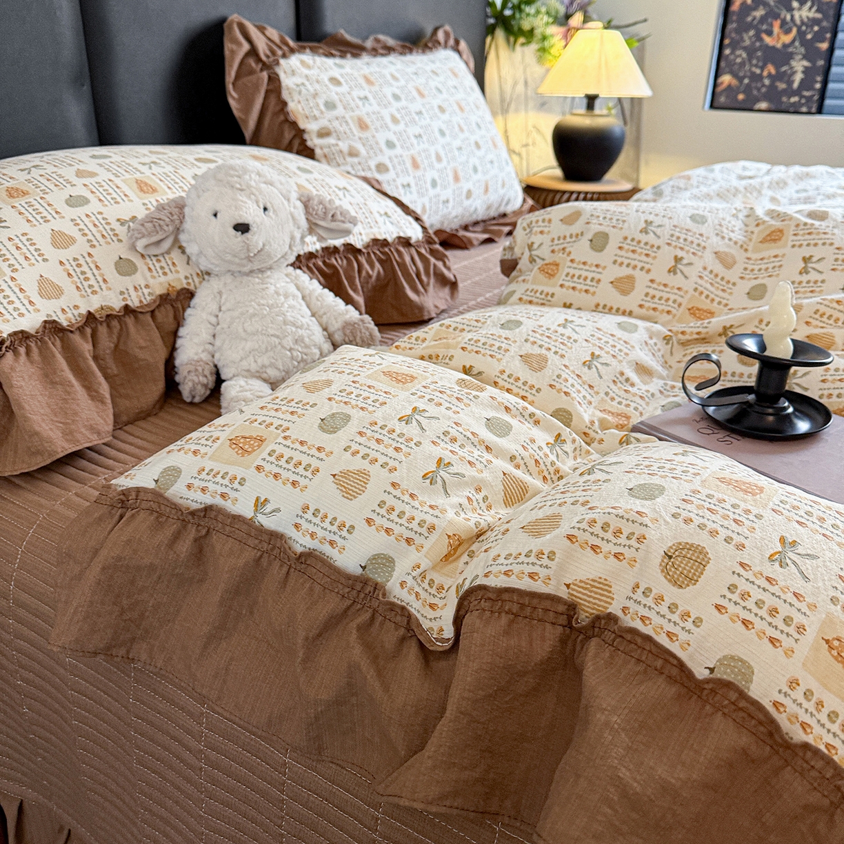 91家纺网 家纺一手货源 找家纺 金梦拉家纺 2026新款云感皱皱纱泡泡纱韩式床盖大花边四件套 南瓜多多