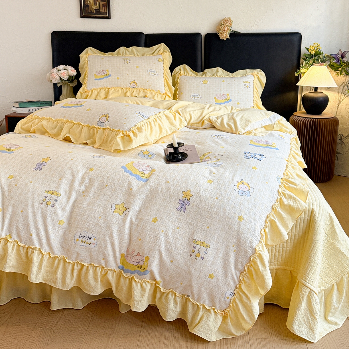 91家纺网 家纺一手货源 找家纺 金梦拉家纺 2026新款云感皱皱纱泡泡纱韩式床盖大花边四件套 可爱萌物