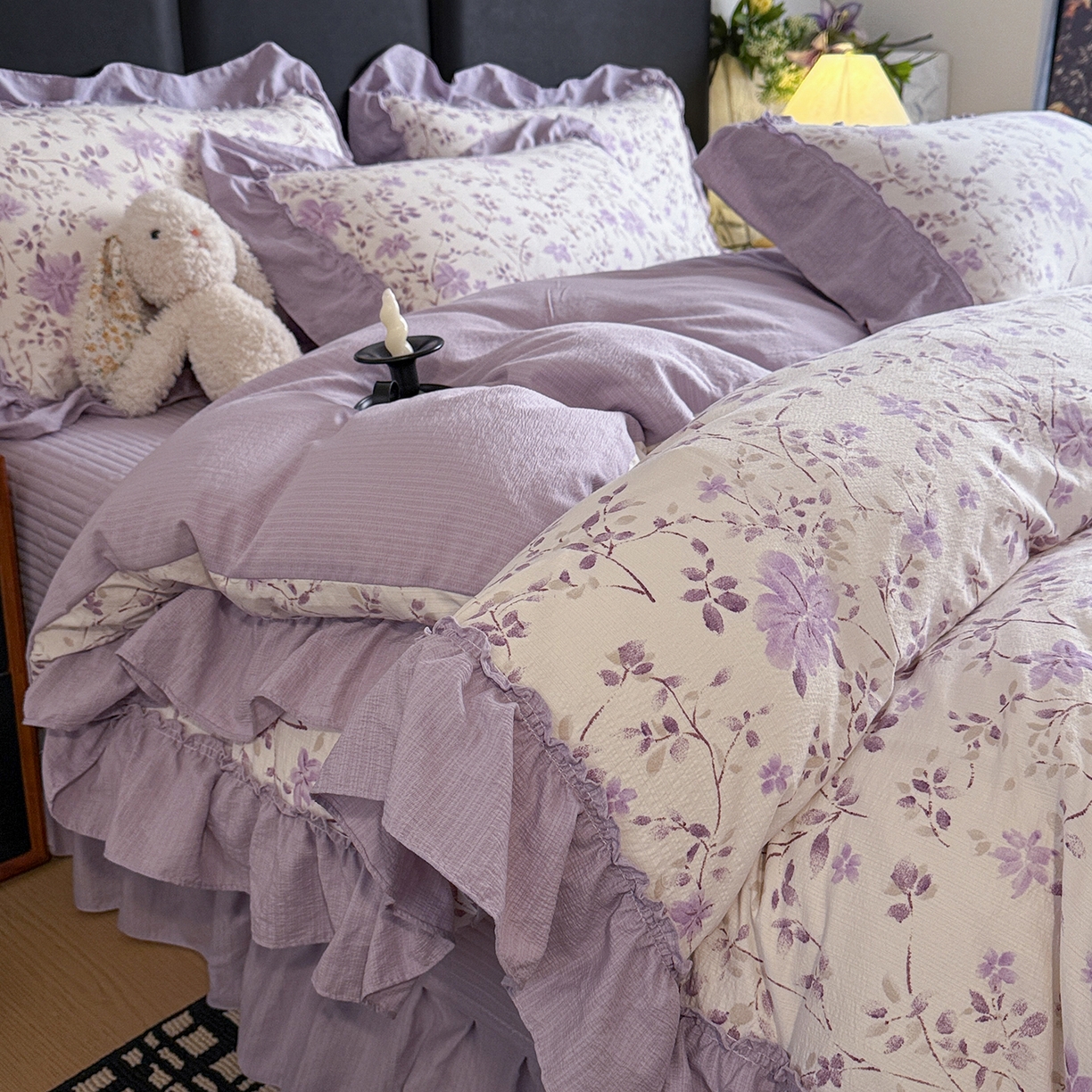 91家纺网 家纺一手货源 找家纺 金梦拉家纺 2026新款云感皱皱纱泡泡纱韩式床盖大花边四件套 紫韵