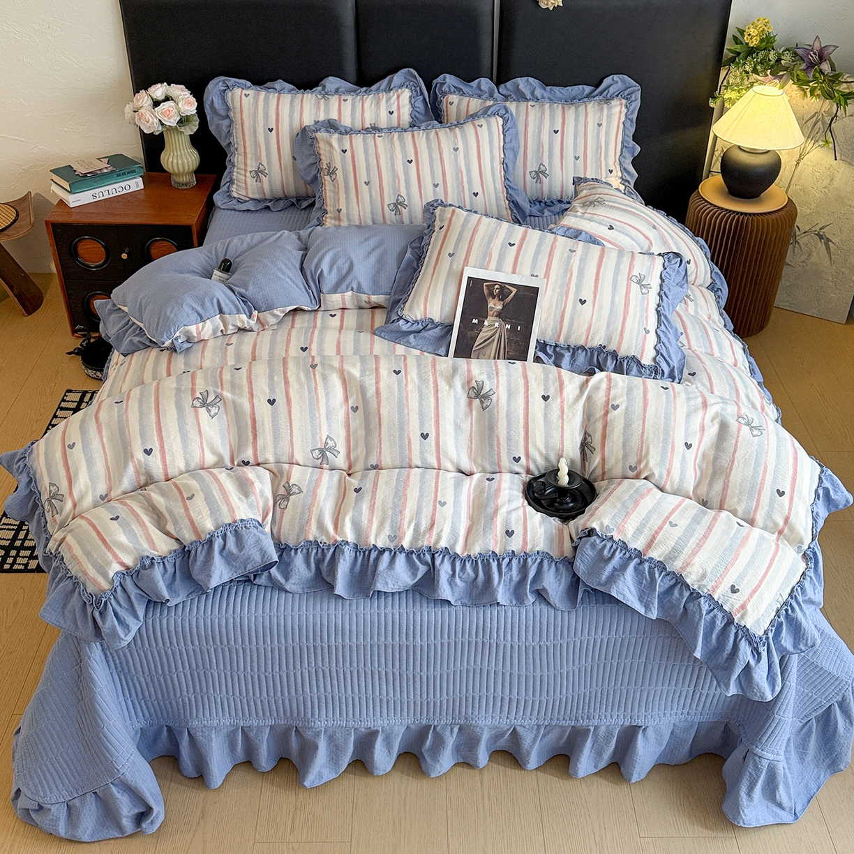 91家纺网 家纺一手货源 找家纺 金梦拉家纺 2026新款云感皱皱纱泡泡纱韩式床盖大花边四件套 条纹爱心