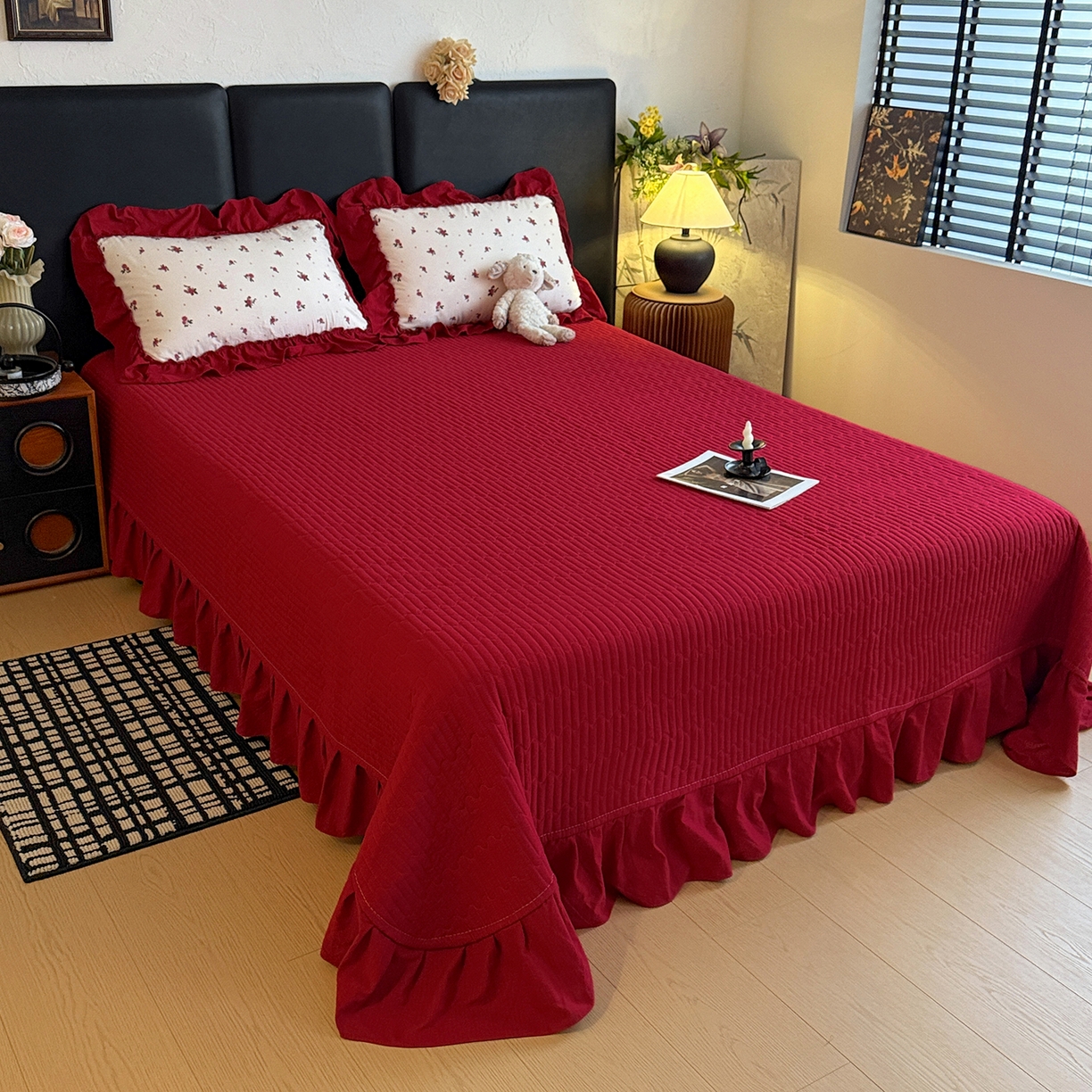 91家纺网 家纺一手货源 找家纺 金梦拉家纺 2026新款云感皱皱纱泡泡纱韩式床盖大花边四件套 玫瑰花开