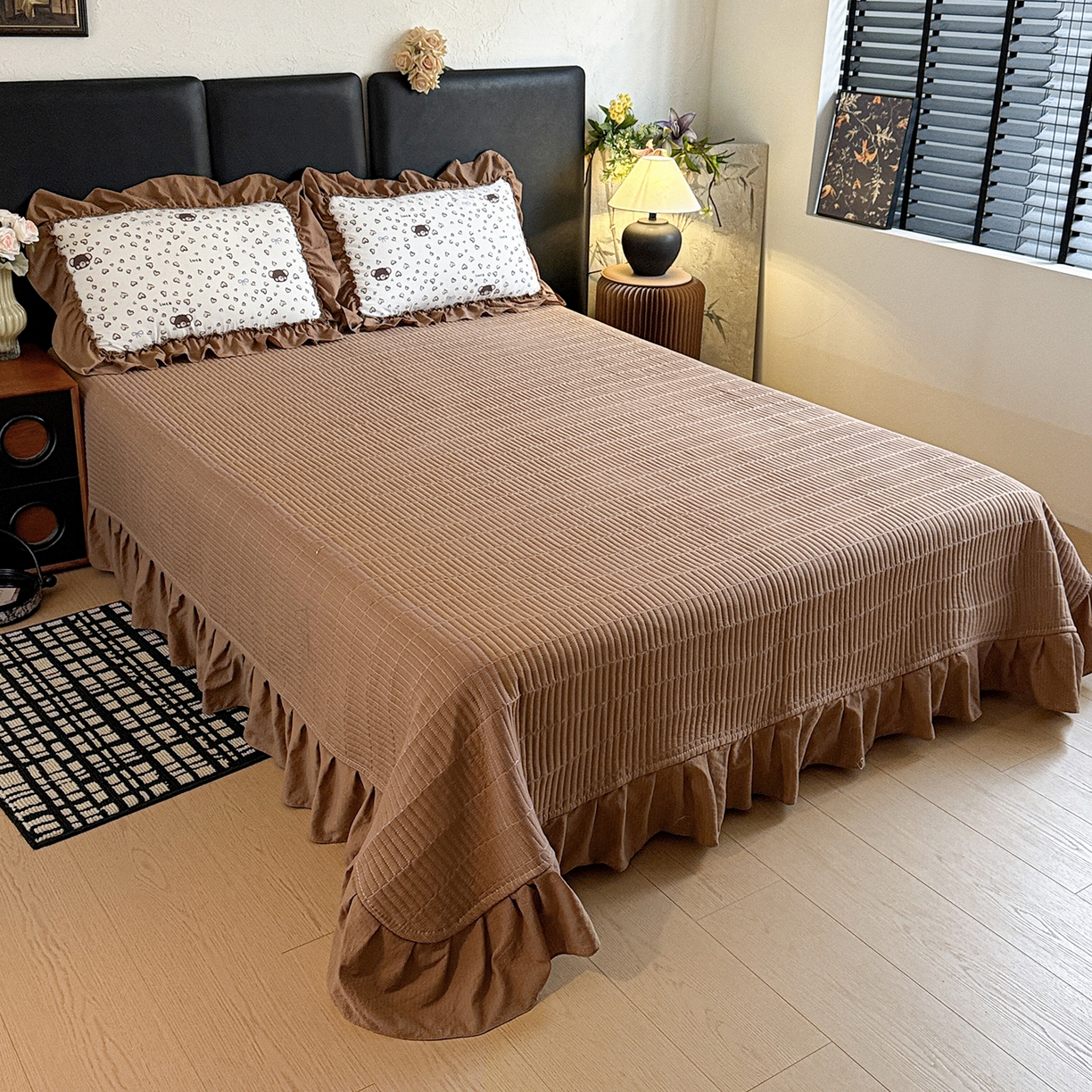 91家纺网 家纺一手货源 找家纺 金梦拉家纺 2026新款云感皱皱纱泡泡纱韩式床盖大花边四件套 豹纹小熊