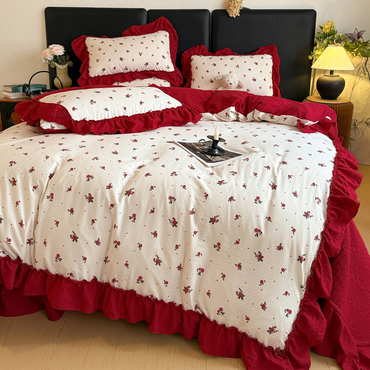 91家纺网 家纺一手货源 找家纺 金梦拉家纺 2026新款云感皱皱纱泡泡纱韩式床盖大花边四件套 玫瑰花开