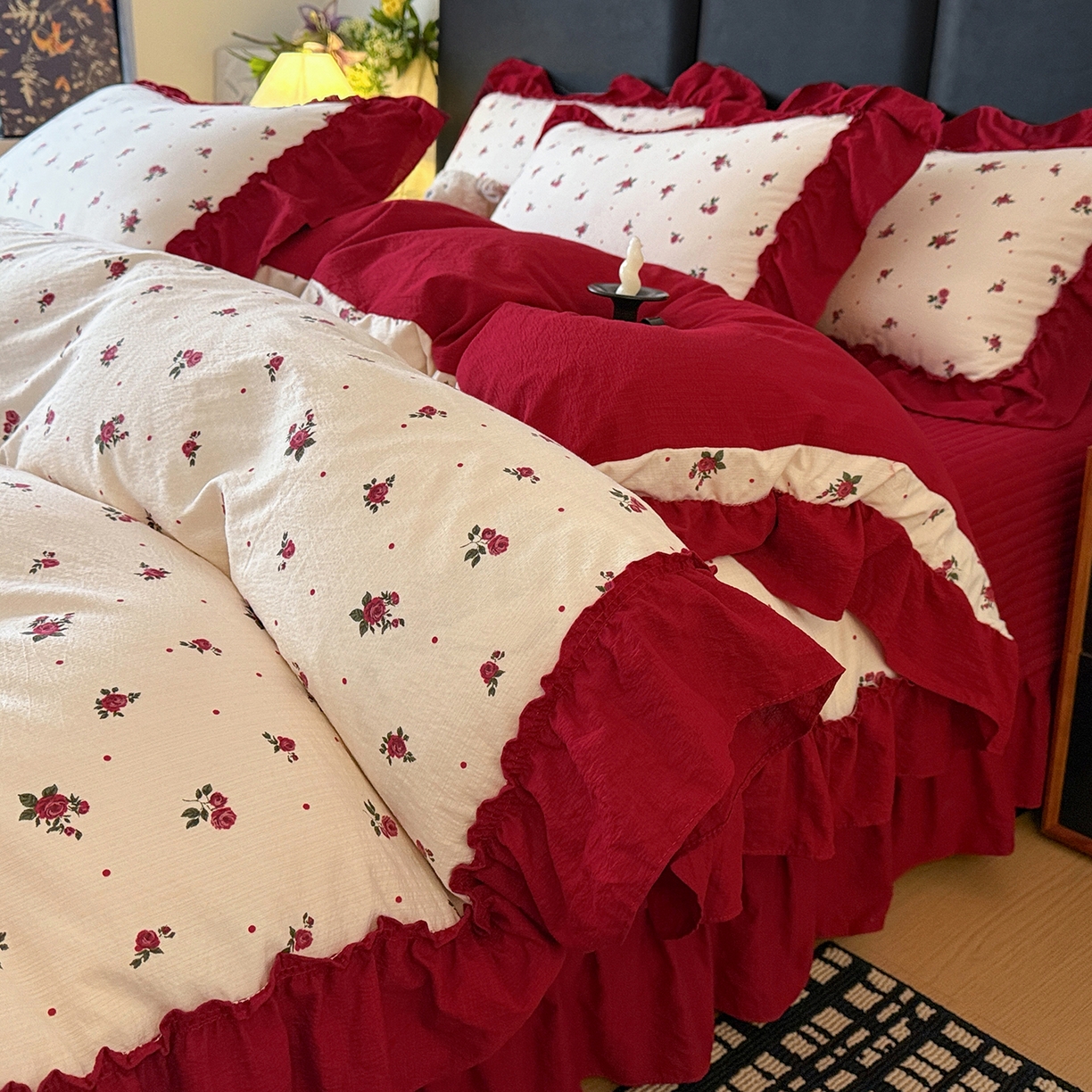 91家纺网 家纺一手货源 找家纺 金梦拉家纺 2026新款云感皱皱纱泡泡纱韩式床盖大花边四件套 玫瑰花开