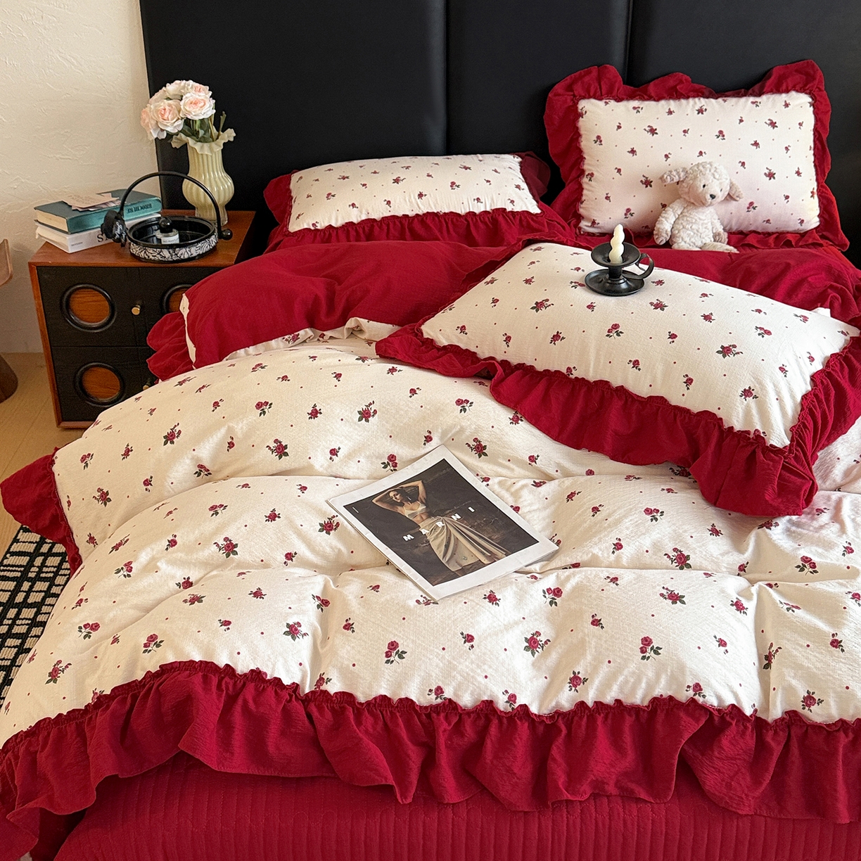 91家纺网 家纺一手货源 找家纺 金梦拉家纺 2026新款云感皱皱纱泡泡纱韩式床盖大花边四件套 玫瑰花开