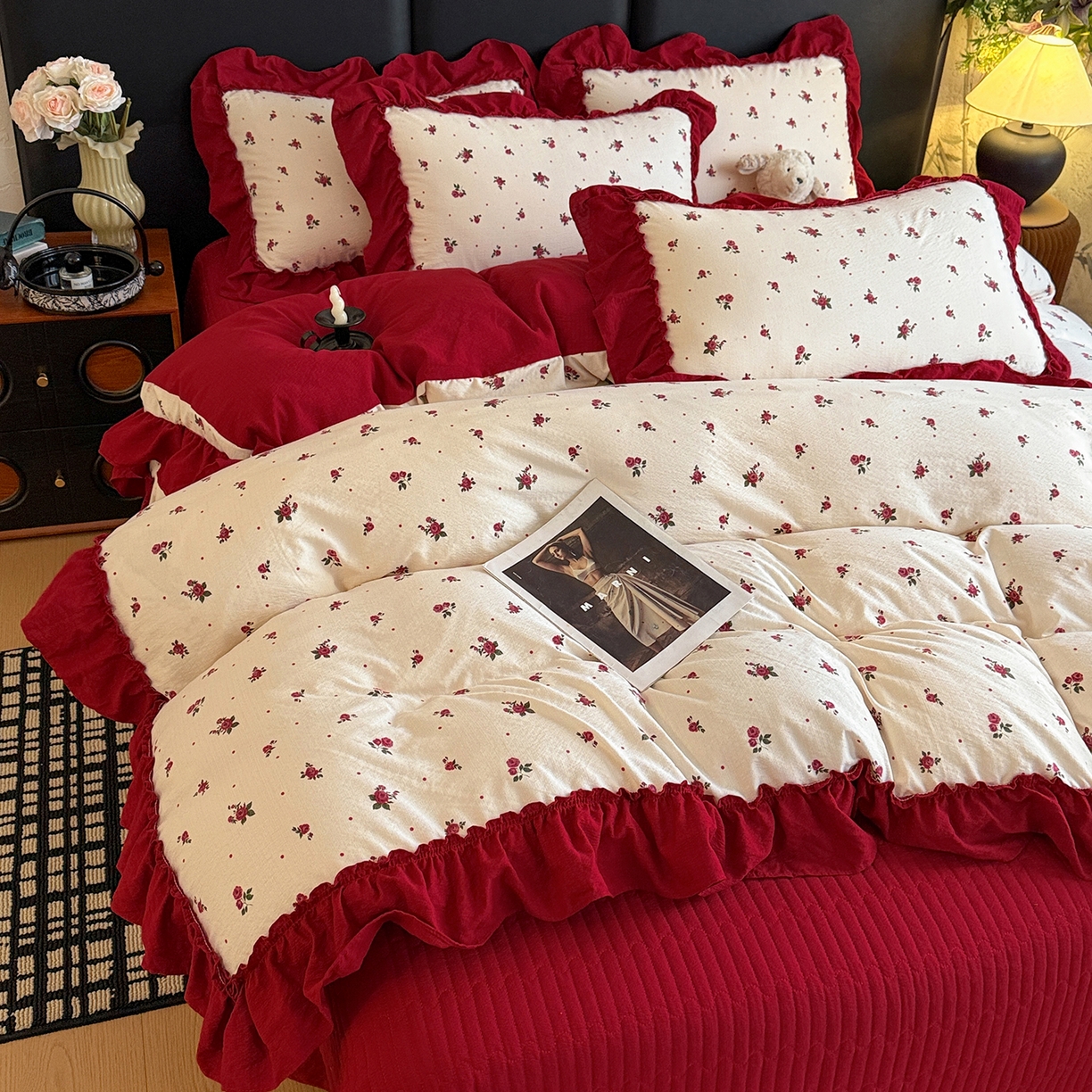 91家纺网 家纺一手货源 找家纺 金梦拉家纺 2026新款云感皱皱纱泡泡纱韩式床盖大花边四件套 玫瑰花开