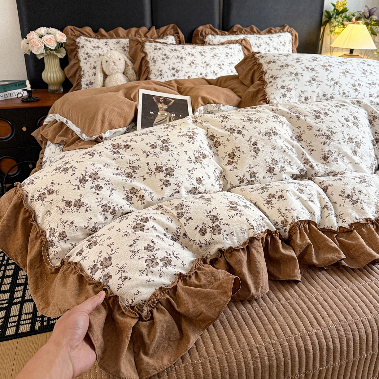 91家纺网 家纺一手货源 找家纺 金梦拉家纺 2026新款云感皱皱纱泡泡纱韩式床盖大花边四件套 素韵