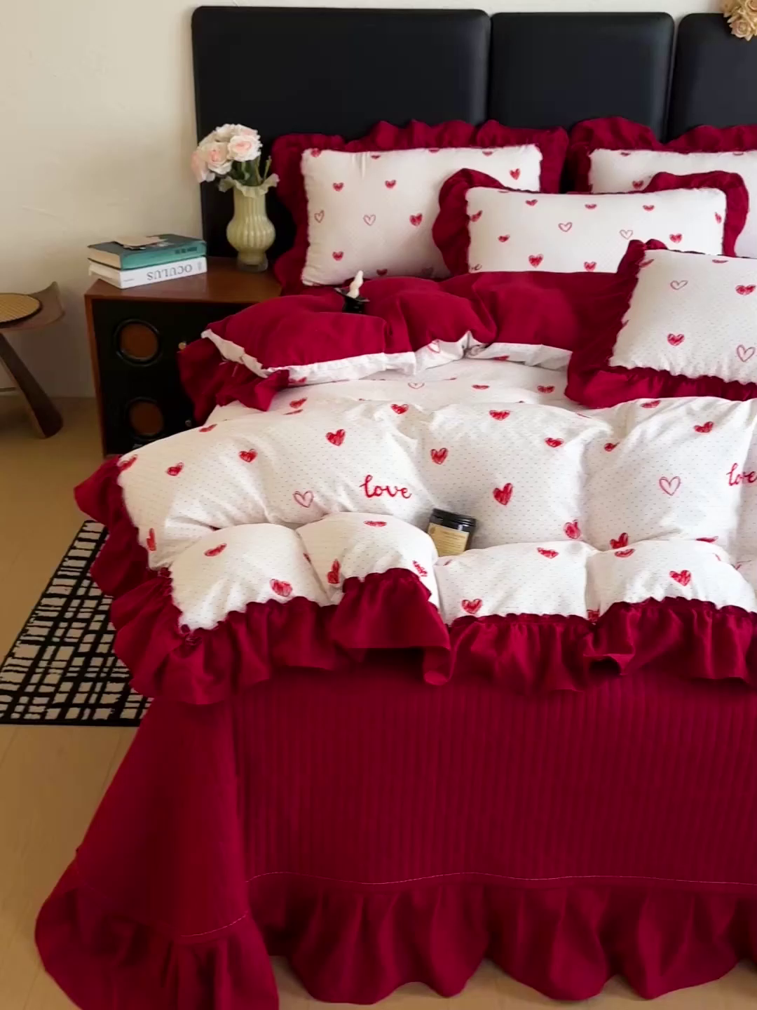 91家纺网 家纺一手货源 找家纺 金梦拉家纺 2026新款云感皱皱纱泡泡纱韩式床盖大花边四件套 爱心点点