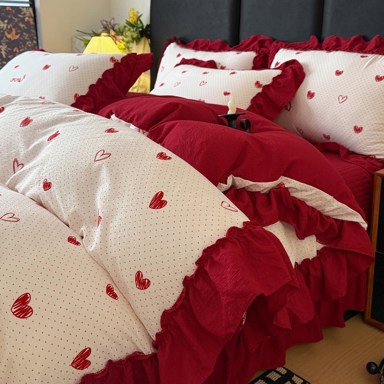 91家纺网 家纺一手货源 找家纺 金梦拉家纺 2026新款云感皱皱纱泡泡纱韩式床盖大花边四件套 爱心点点