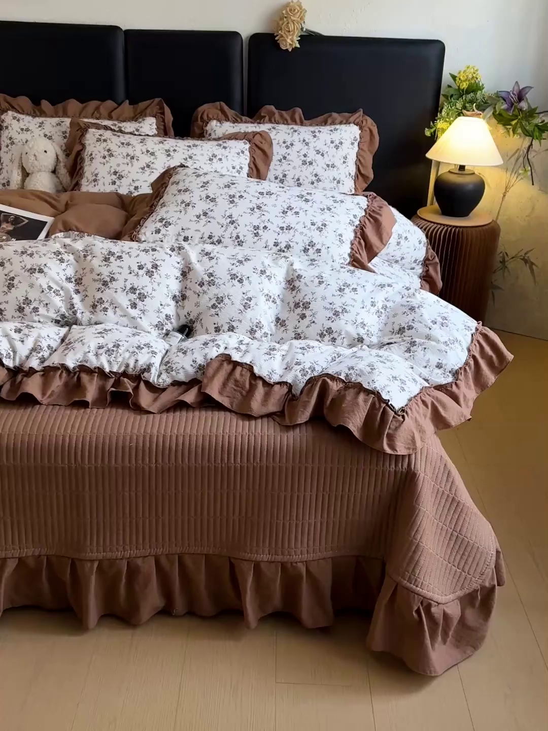 91家纺网 家纺一手货源 找家纺 金梦拉家纺 2026新款云感皱皱纱泡泡纱韩式床盖大花边四件套 素韵