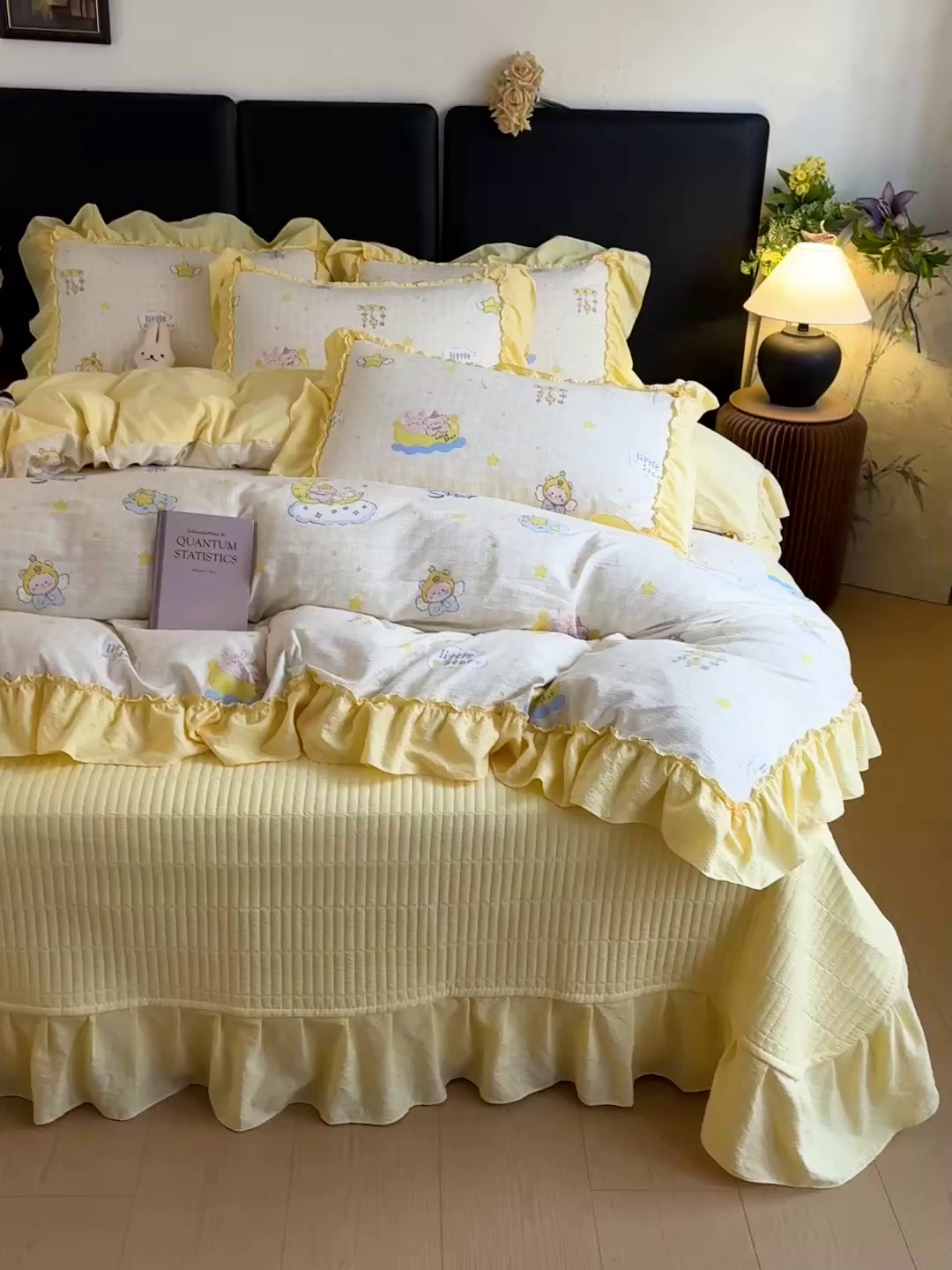 91家纺网 家纺一手货源 找家纺 金梦拉家纺 2026新款云感皱皱纱泡泡纱韩式床盖大花边四件套 可爱萌物