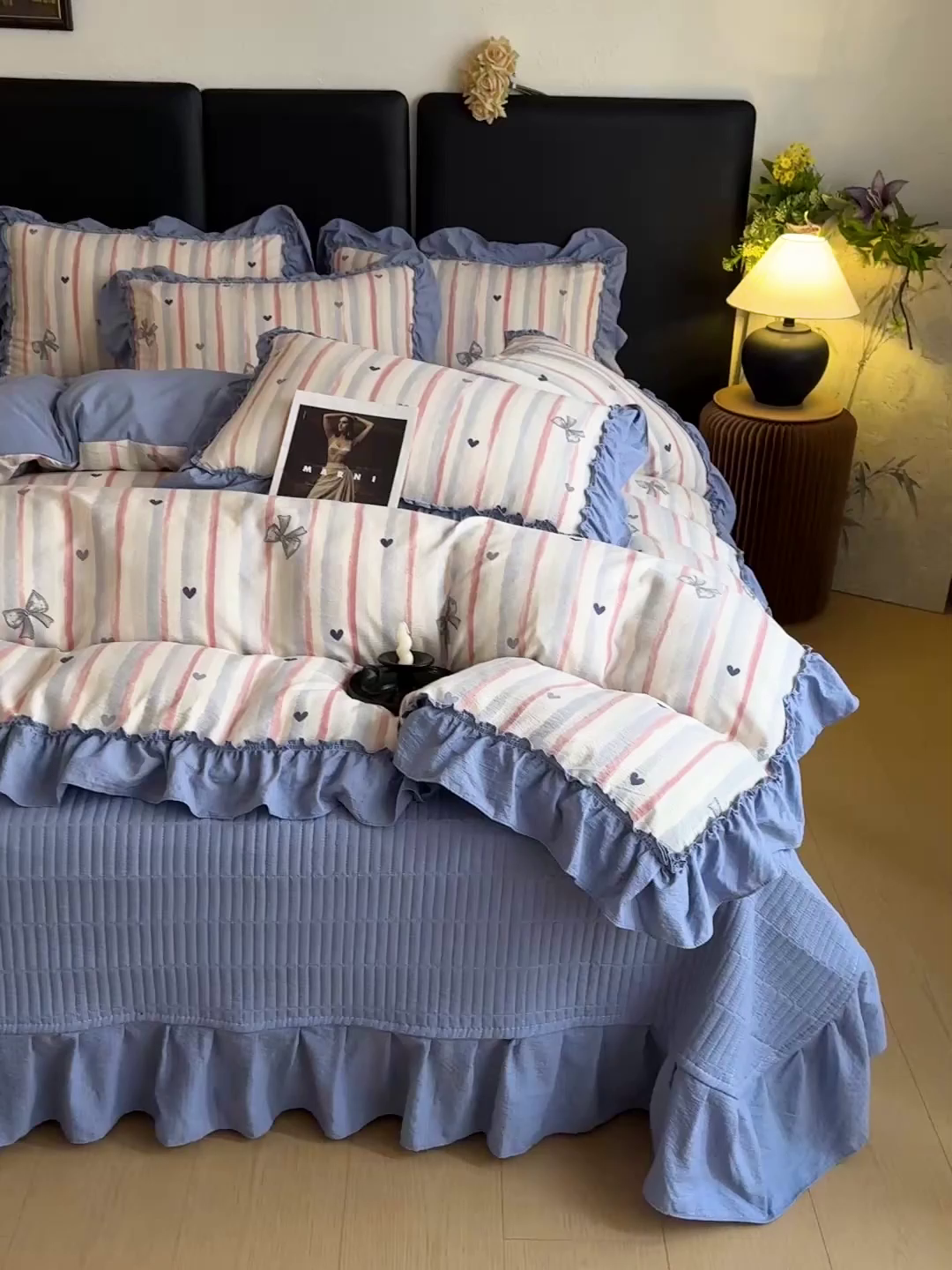 91家纺网 家纺一手货源 找家纺 金梦拉家纺 2026新款云感皱皱纱泡泡纱韩式床盖大花边四件套 条纹爱心