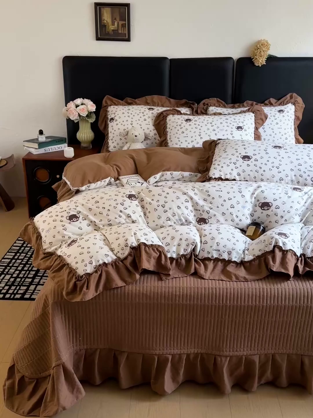 91家纺网 家纺一手货源 找家纺 金梦拉家纺 2026新款云感皱皱纱泡泡纱韩式床盖大花边四件套 豹纹小熊