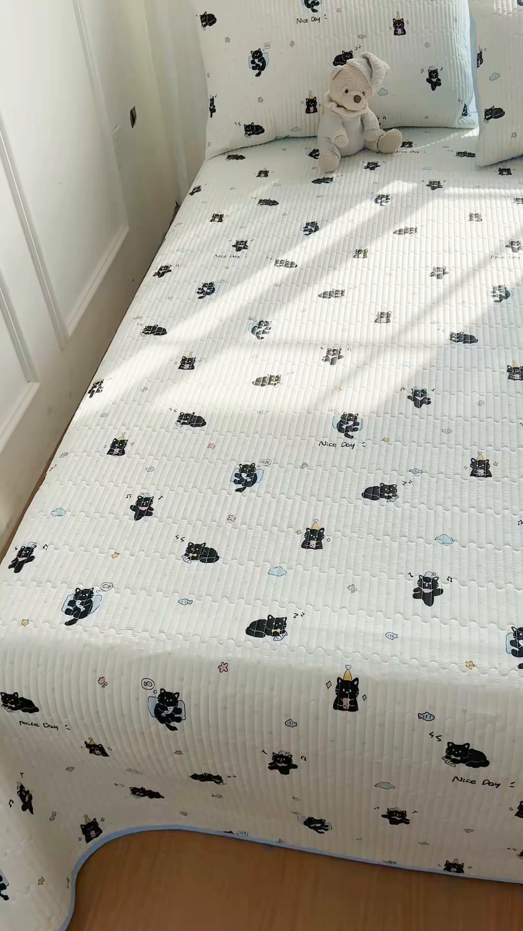 91家纺网 家纺一手货源 找家纺 KA家纺 2026春夏新款全棉印花小清新床盖三件套 第二波 贪睡猫