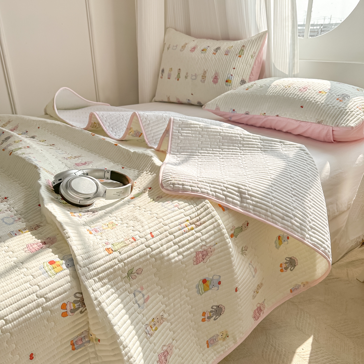 91家纺网 家纺一手货源 找家纺 KA家纺 2026春夏新款全棉印花小清新床盖三件套 第二波 彼得小兔