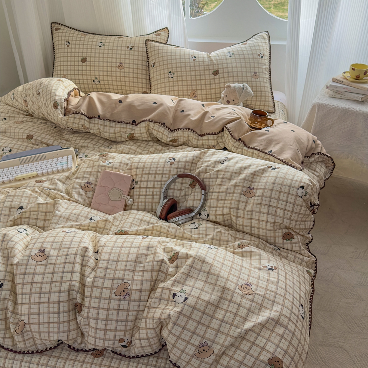 91家纺网 家纺一手货源 找家纺 KA家纺 2026春夏新款全棉纯棉床盖款卡通印花贝壳边四件套 曲奇小狗