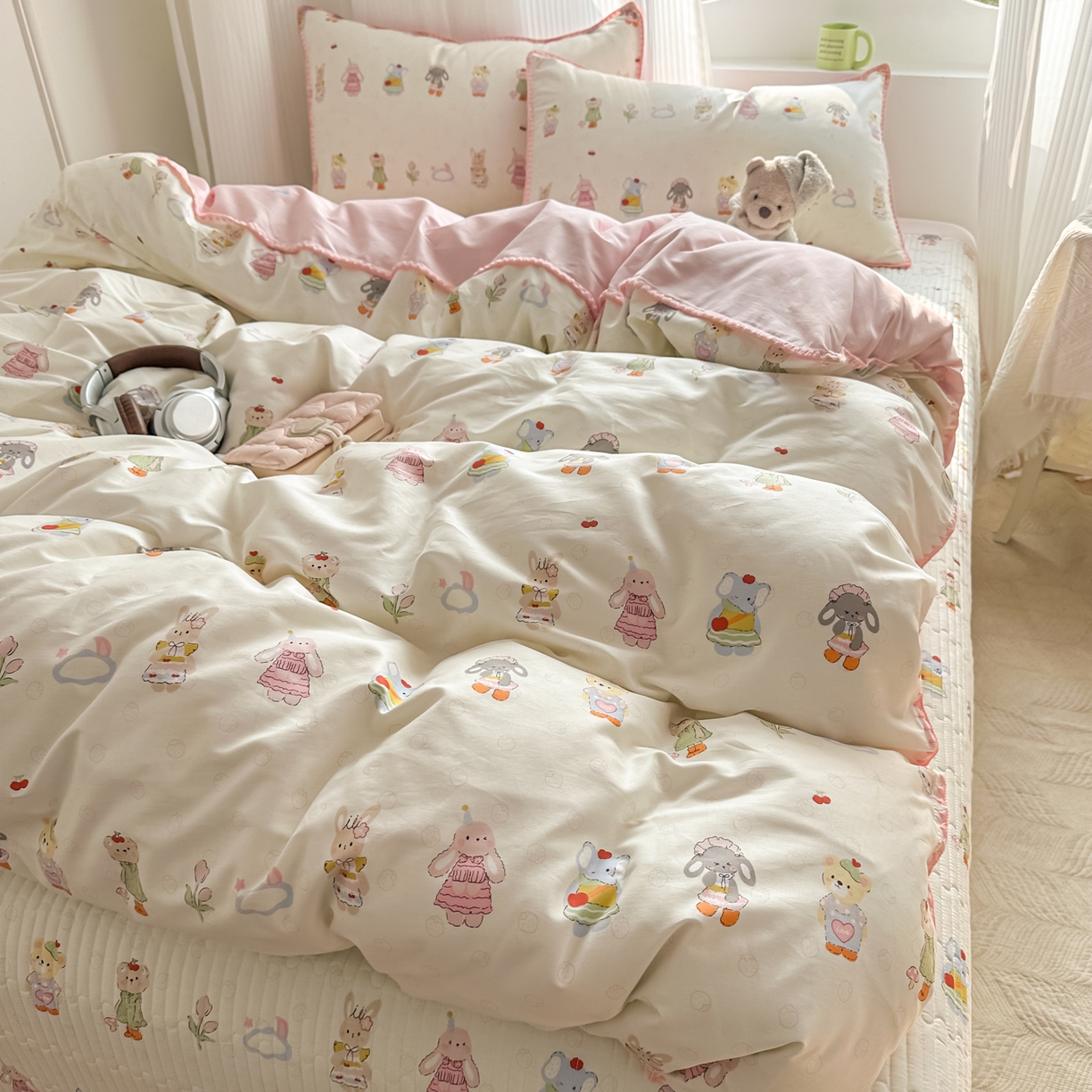 91家纺网 家纺一手货源 找家纺 KA家纺 2026春夏新款全棉纯棉床盖款卡通印花贝壳边四件套 彼得小兔