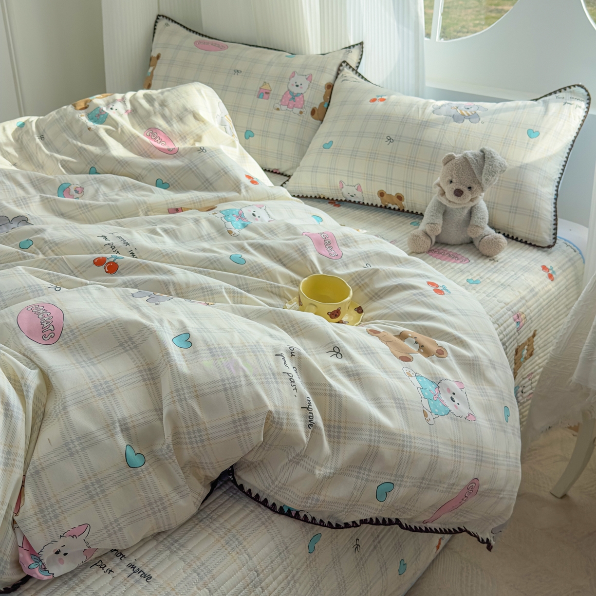 91家纺网 家纺一手货源 找家纺 KA家纺 2026春夏新款全棉纯棉床盖款卡通印花贝壳边四件套 樱桃熊仔