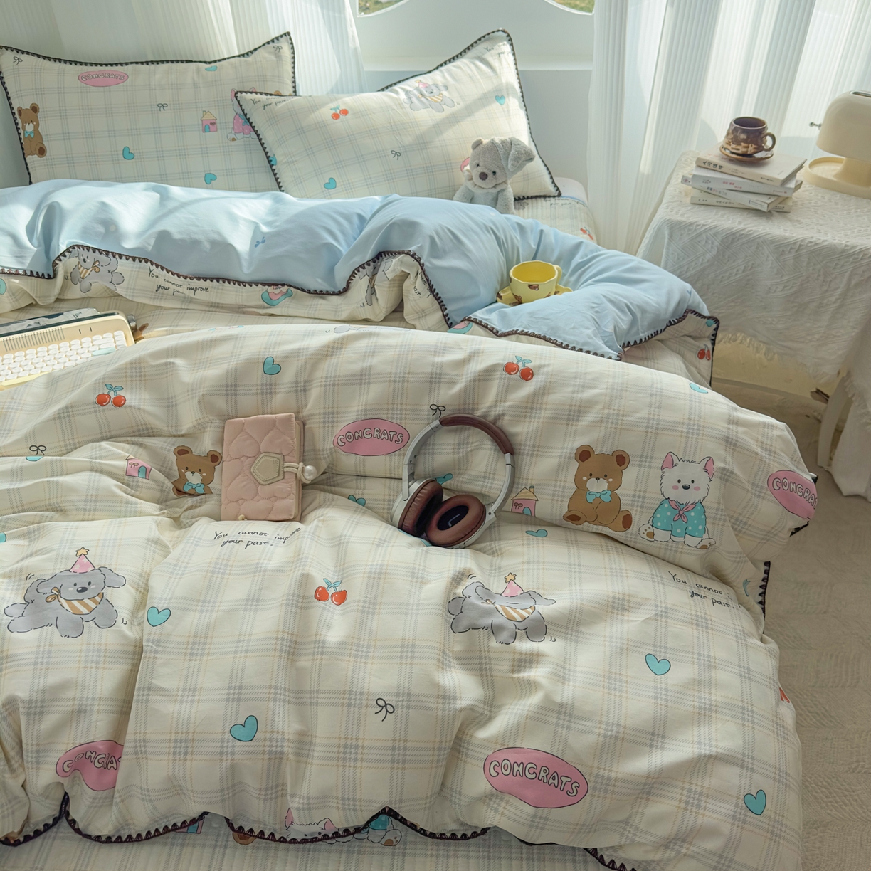 91家纺网 家纺一手货源 找家纺 KA家纺 2026春夏新款全棉纯棉床盖款卡通印花贝壳边四件套 樱桃熊仔