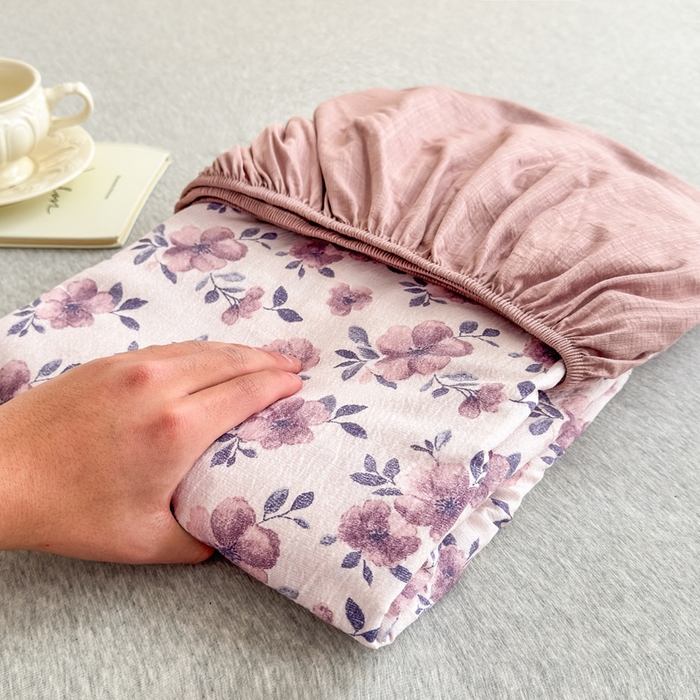 91家纺网 家纺一手货源 找家纺 三悦四季 2026新款A类亚麻皱皱纱床笠双层纱床笠三件套四季款 芋泥繁花