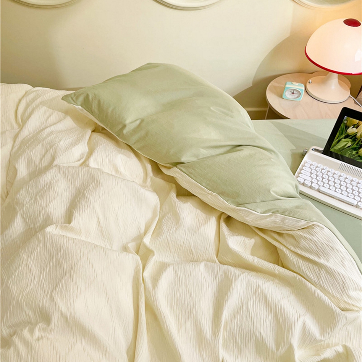 91家纺网 家纺一手货源 找家纺 琪格格纺织 2026新款纯棉纯棉色织肌理纹提花华夫格纯棉轻奢简约款四件套 泡泡纱米白VS奶绿