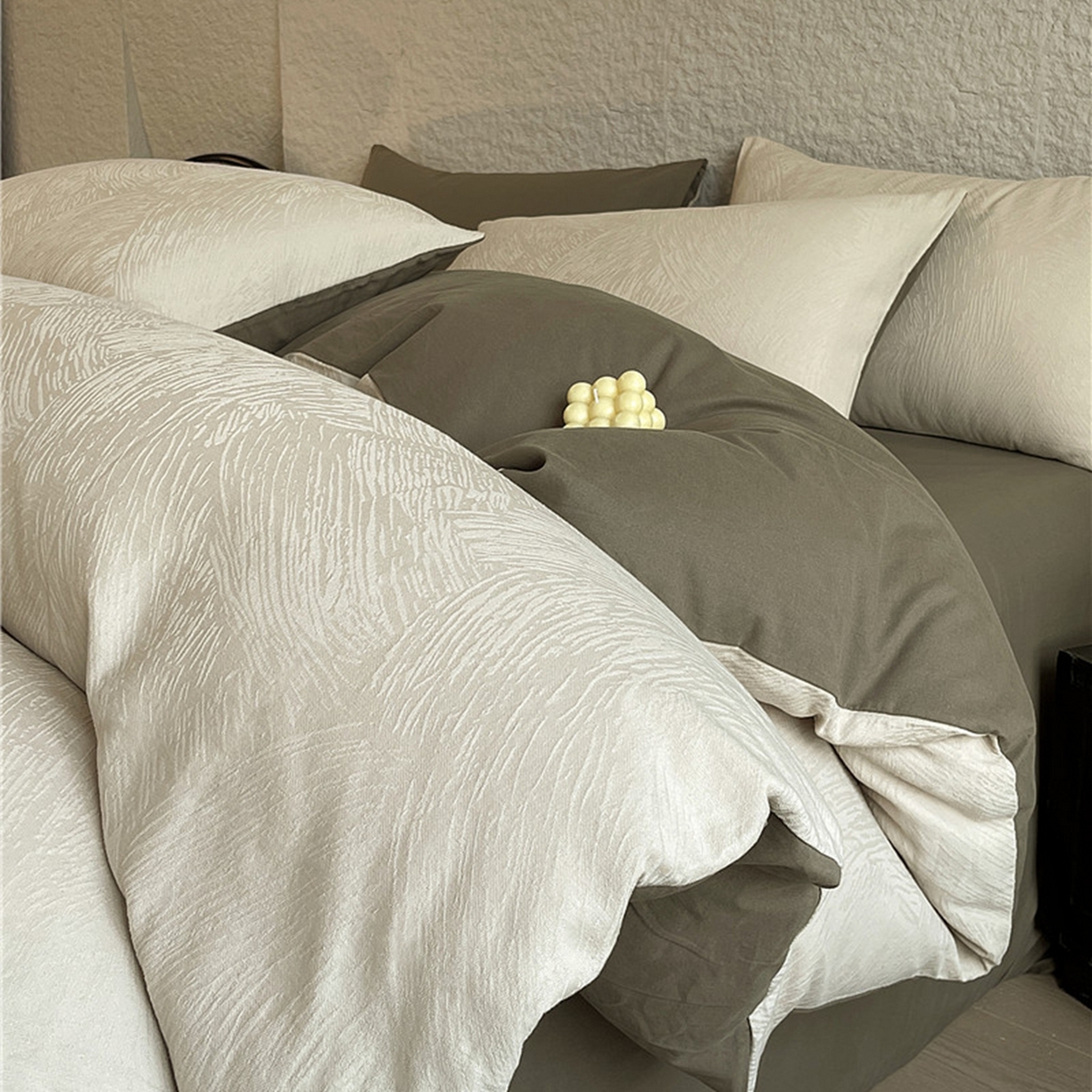 91家纺网 家纺一手货源 找家纺 琪格格纺织 2026新款纯棉纯棉色织肌理纹提花华夫格纯棉轻奢简约款四件套 星岛-可可棕