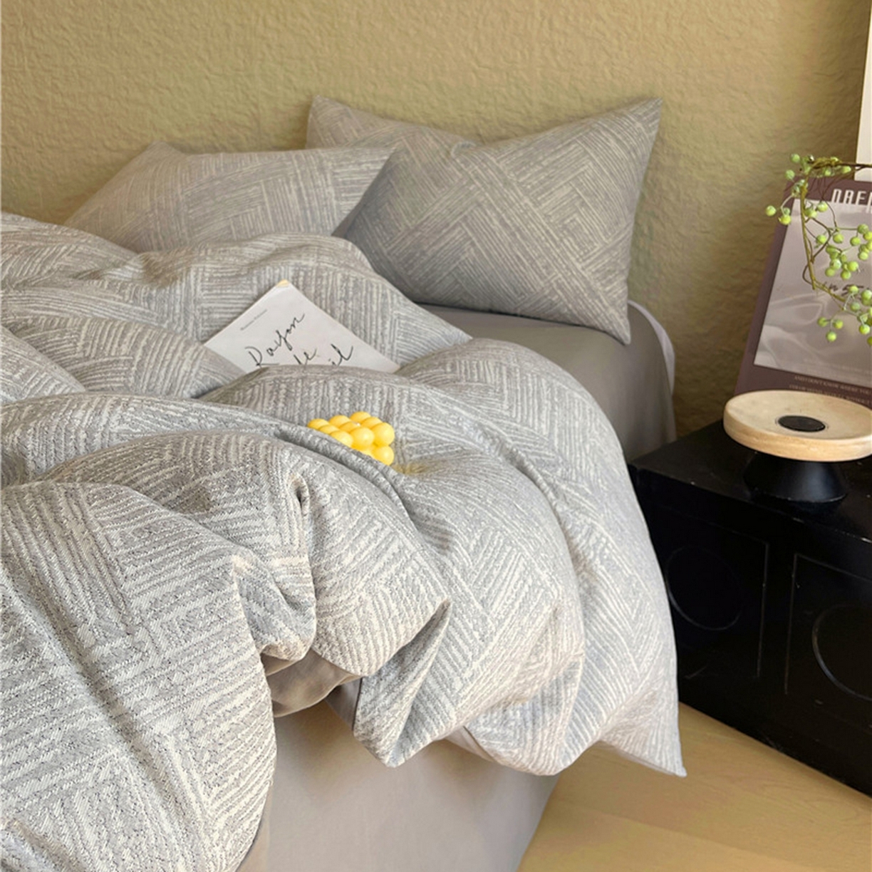 91家纺网 家纺一手货源 找家纺 琪格格纺织 2026新款纯棉纯棉色织肌理纹提花华夫格纯棉轻奢简约款四件套 简奢-浅灰