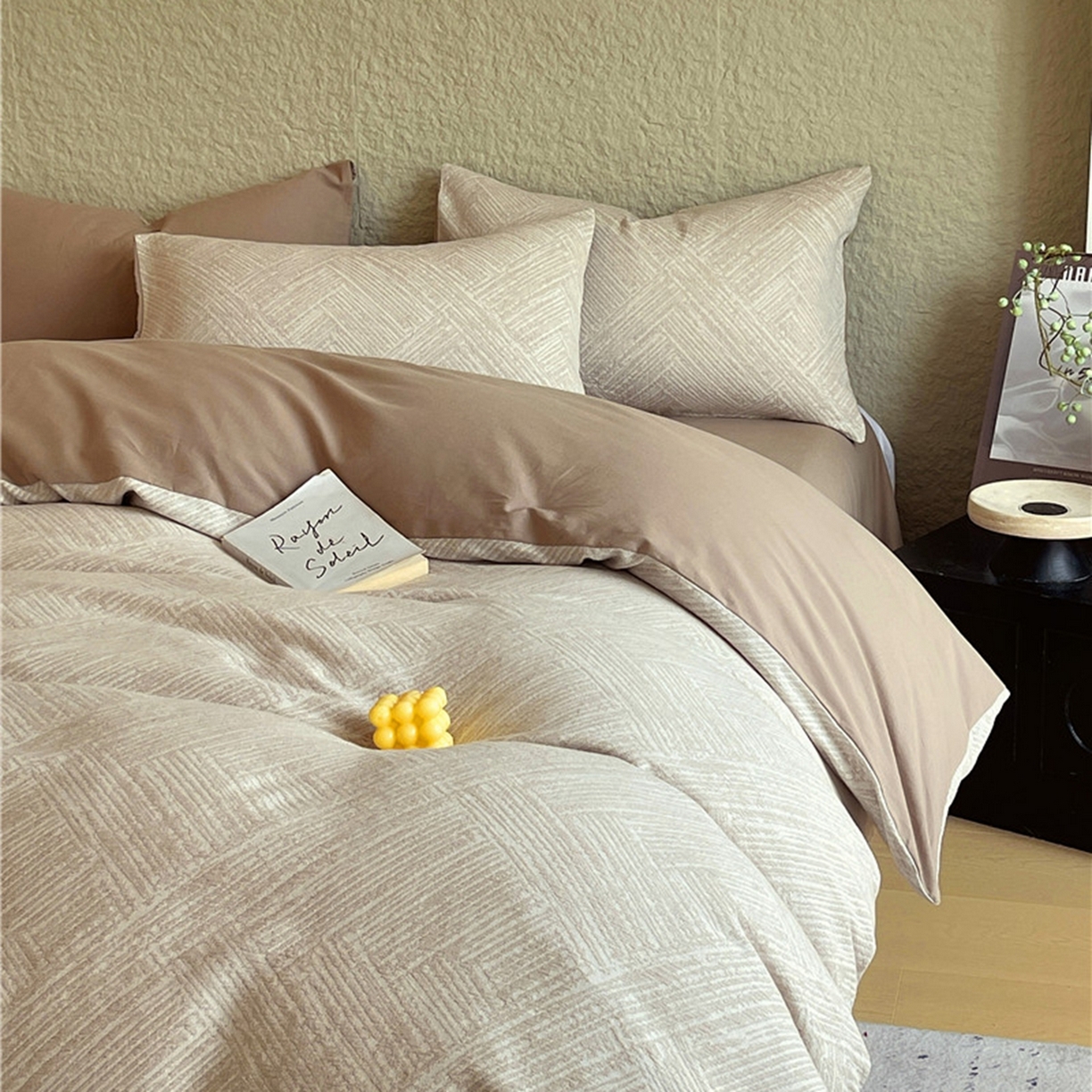 91家纺网 家纺一手货源 找家纺 琪格格纺织 2026新款纯棉纯棉色织肌理纹提花华夫格纯棉轻奢简约款四件套 简奢-可可棕