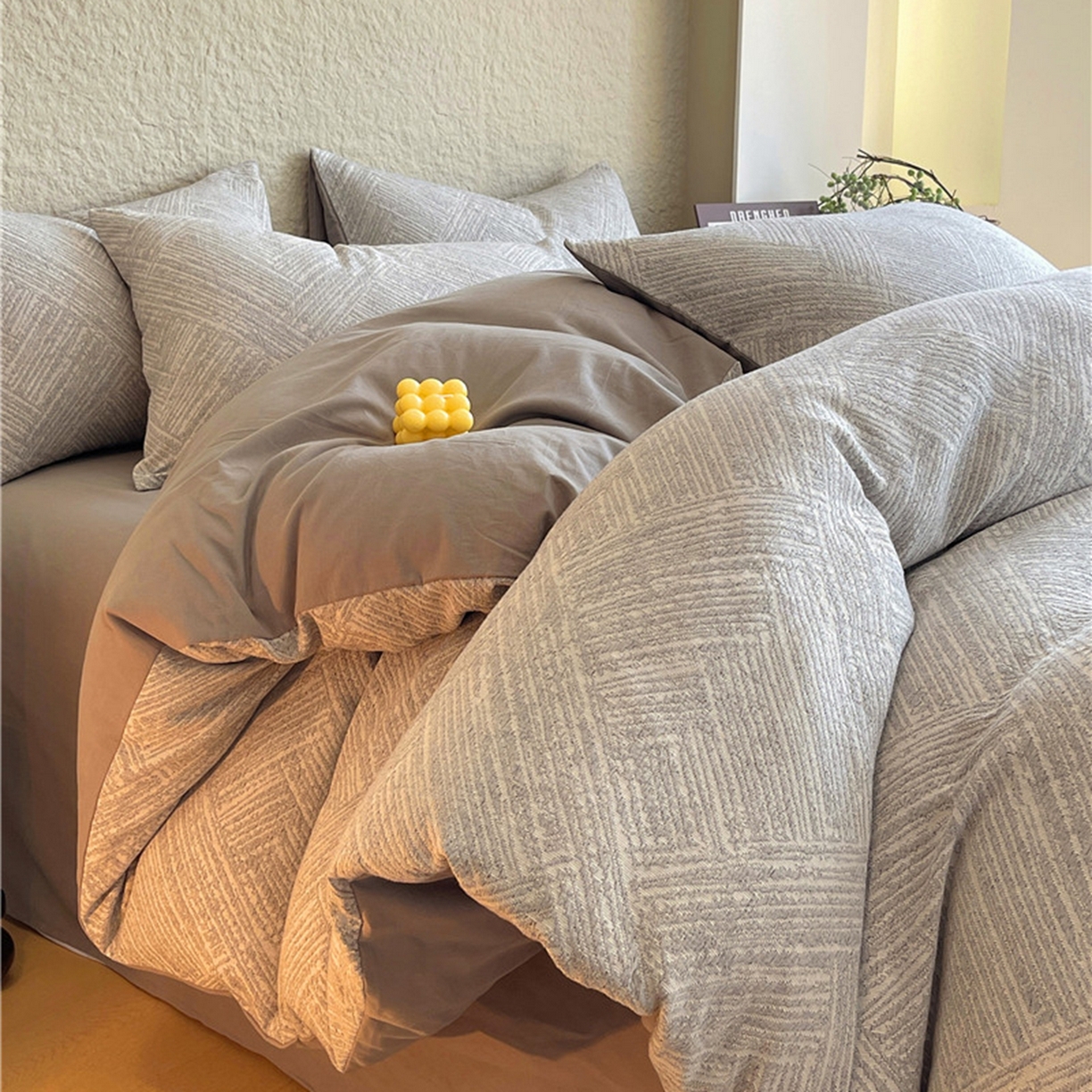 91家纺网 家纺一手货源 找家纺 琪格格纺织 2026新款纯棉纯棉色织肌理纹提花华夫格纯棉轻奢简约款四件套 简奢-浅灰