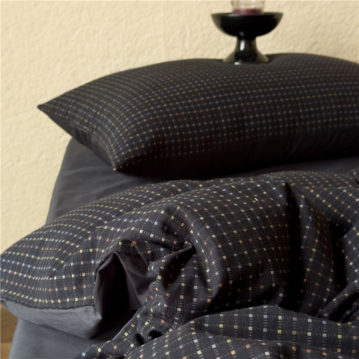 91家纺网 家纺一手货源 找家纺 琪格格纺织 2026新款纯棉纯棉色织肌理纹提花华夫格纯棉轻奢简约款四件套 时光里-高级蓝黑