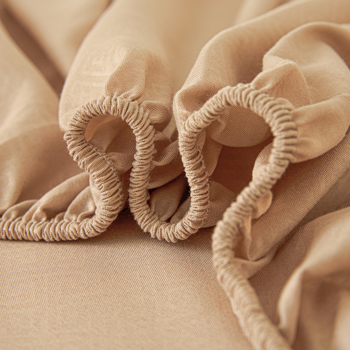 91家纺网 家纺一手货源 找家纺 衿成家纺 2026新款简约纯色磨毛压光单床笠 YG-卡其