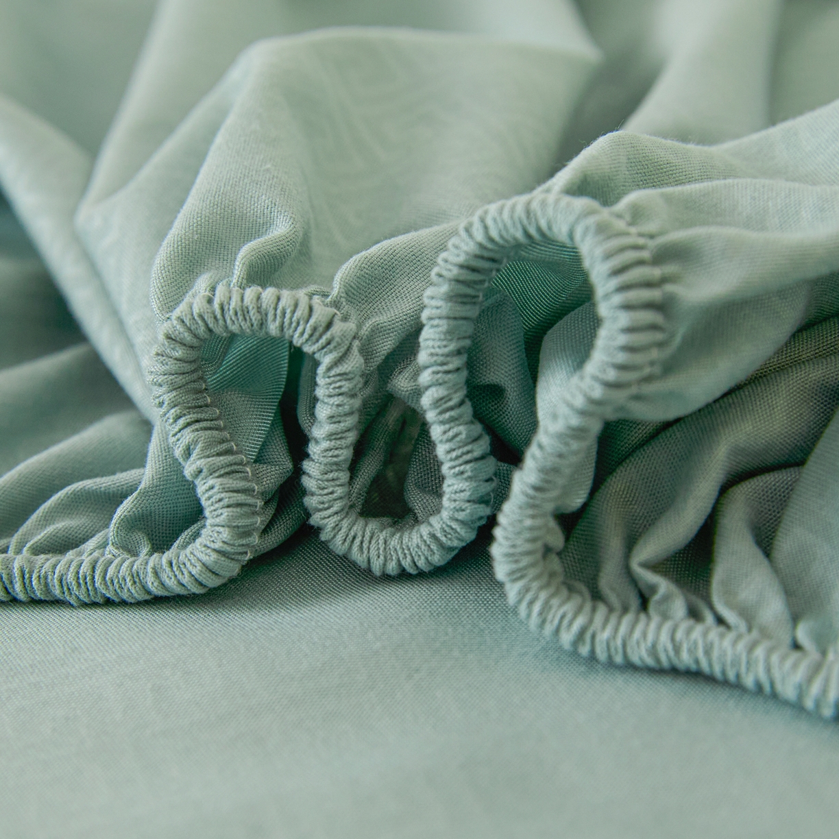 91家纺网 家纺一手货源 找家纺 衿成家纺 2026新款简约纯色磨毛压光单床笠 YG-墨绿