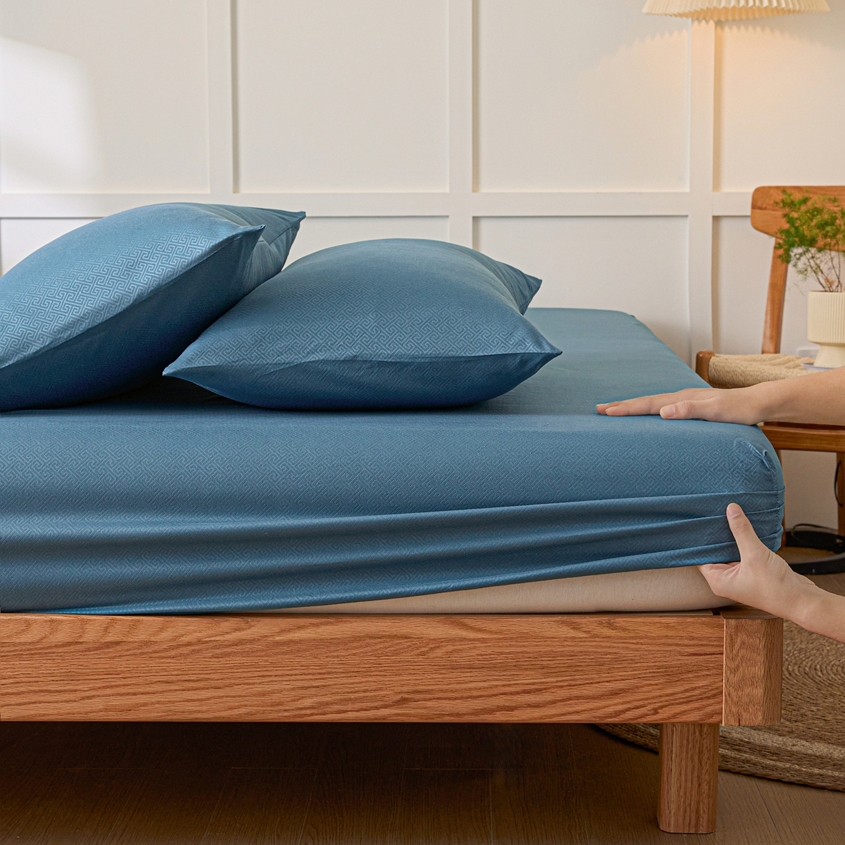 91家纺网 家纺一手货源 找家纺 衿成家纺 2026新款简约纯色磨毛压光单床笠 YG-牛仔蓝