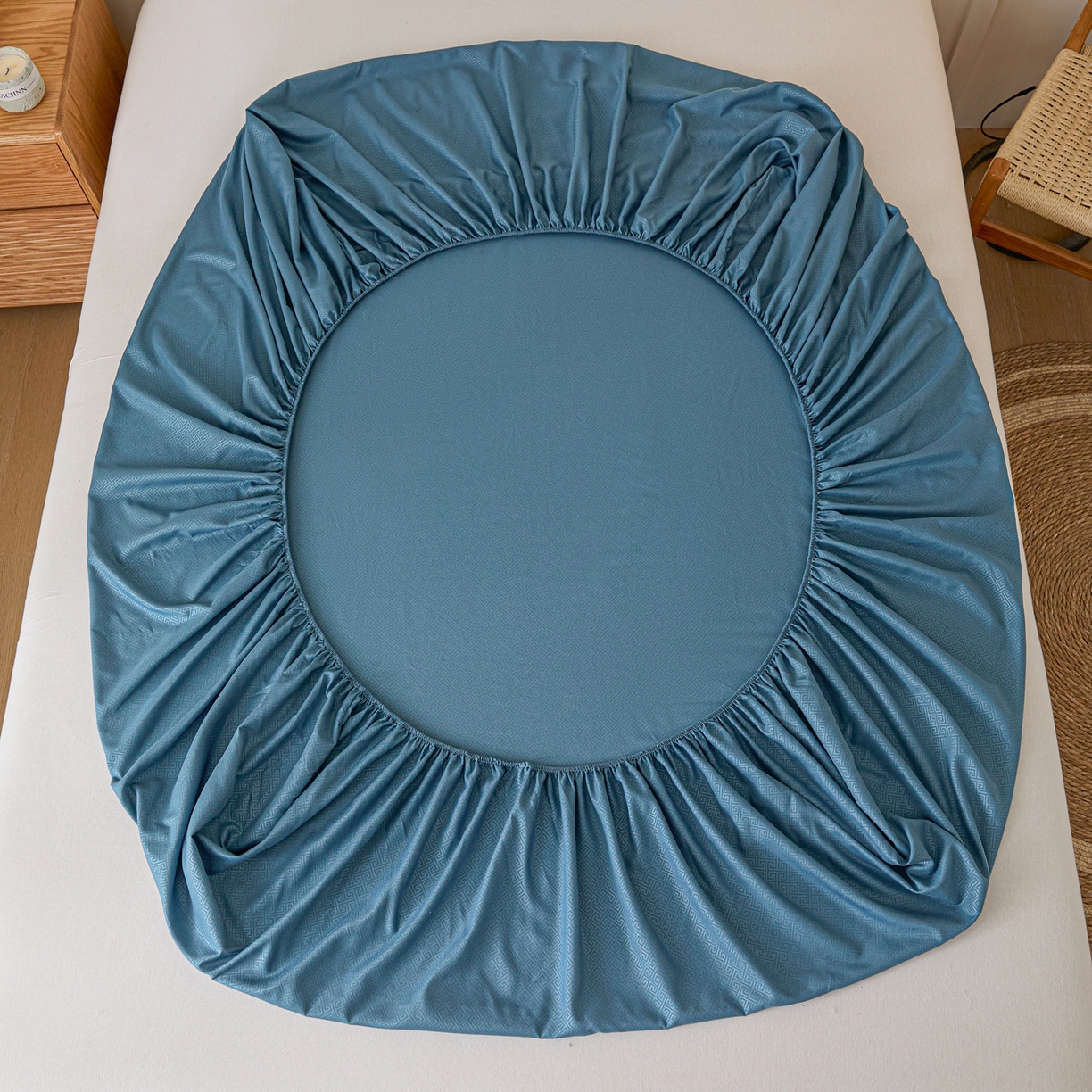 91家纺网 家纺一手货源 找家纺 衿成家纺 2026新款简约纯色磨毛压光单床笠 YG-牛仔蓝