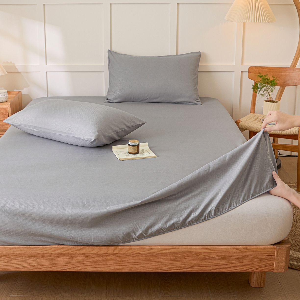 91家纺网 家纺一手货源 找家纺 衿成家纺 2026新款简约纯色磨毛压光单床笠 YG-浅灰