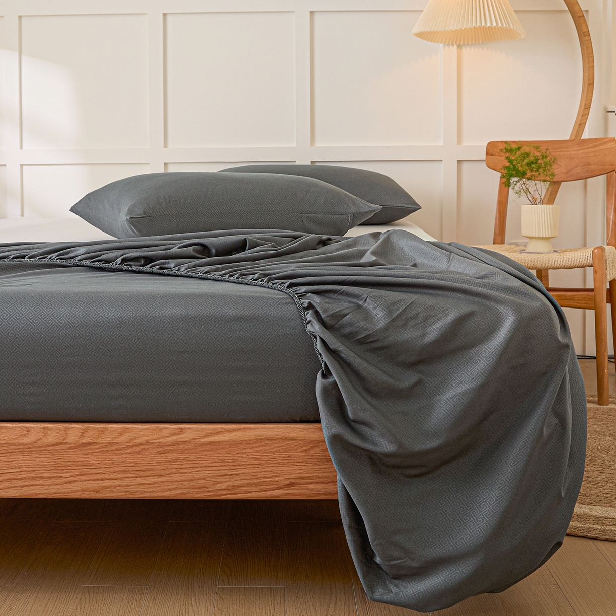 91家纺网 家纺一手货源 找家纺 衿成家纺 2026新款简约纯色磨毛压光单床笠 YG-深灰