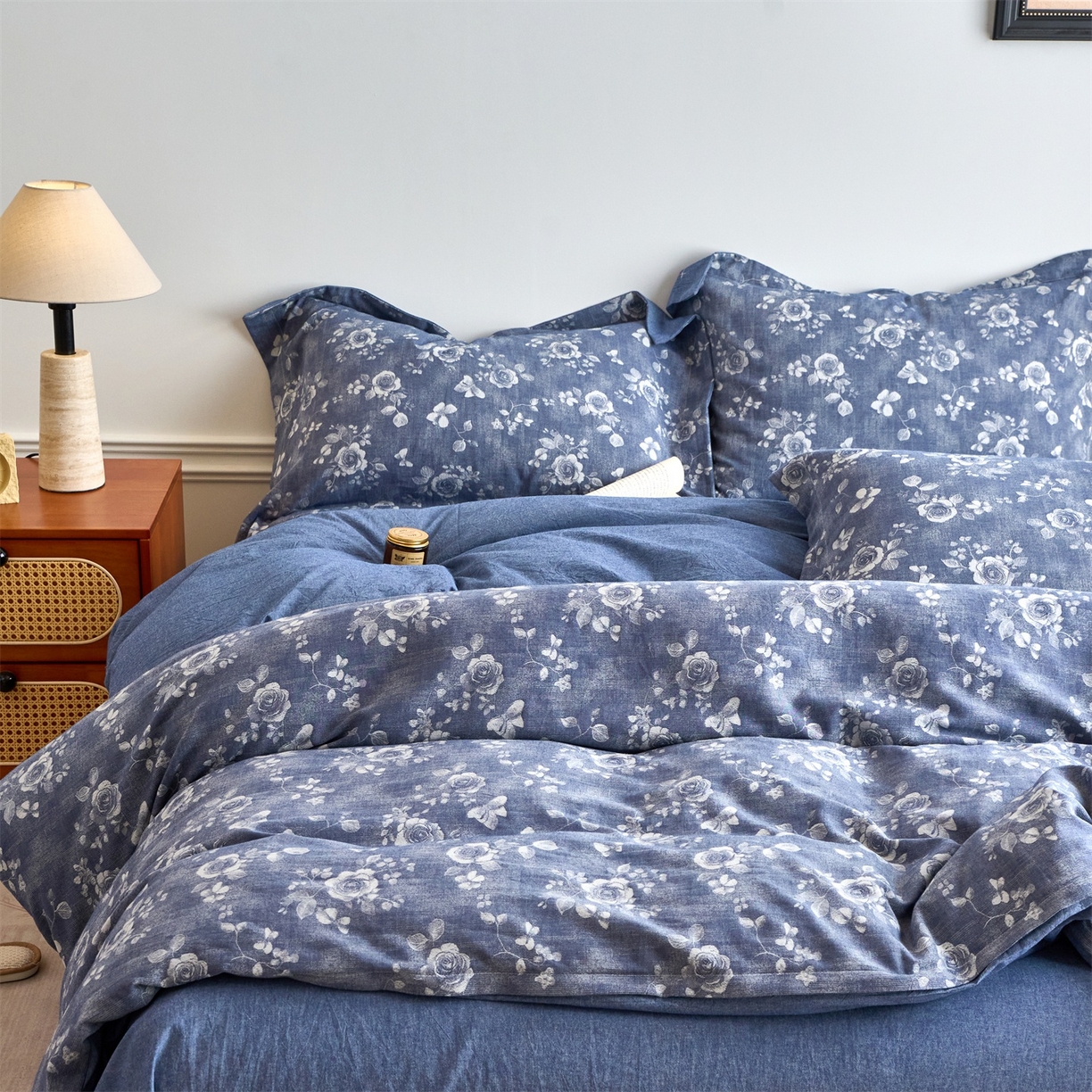 91家纺网 家纺一手货源 找家纺 兰紫橙家纺 2026春夏新款全棉纯棉色织提花四件套 浮梦花影-牛仔蓝