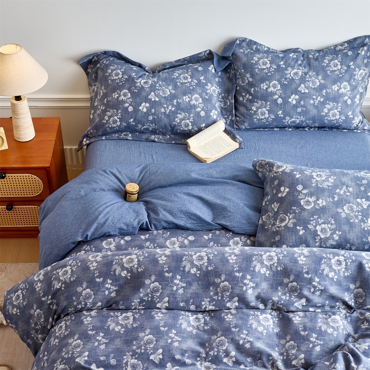 91家纺网 家纺一手货源 找家纺 兰紫橙家纺 2026春夏新款全棉纯棉色织提花四件套 浮梦花影-牛仔蓝