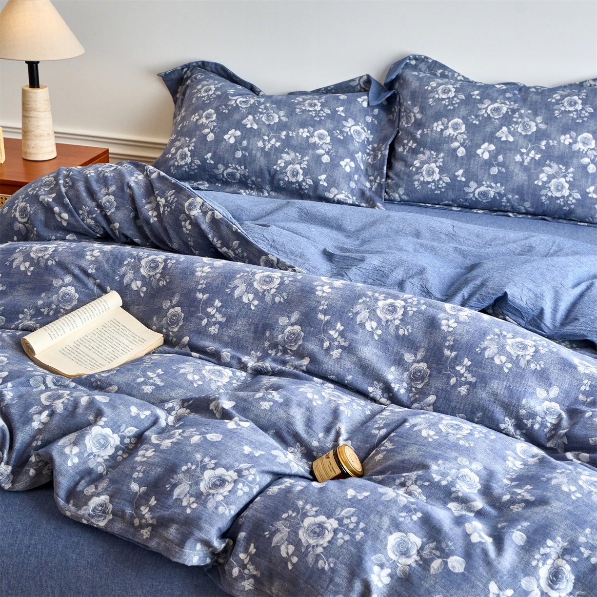 91家纺网 家纺一手货源 找家纺 兰紫橙家纺 2026春夏新款全棉纯棉色织提花四件套 浮梦花影-牛仔蓝